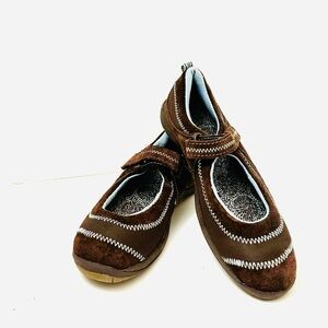 LL Beam Mary Jane’s